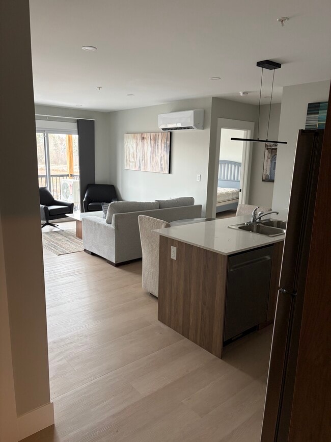 Building Photo - 100 Murray Av