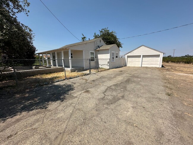 Building Photo - 1360 Delta Rd