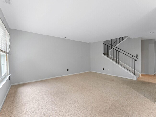 Foto del edificio - 5 Larkspur Ct
