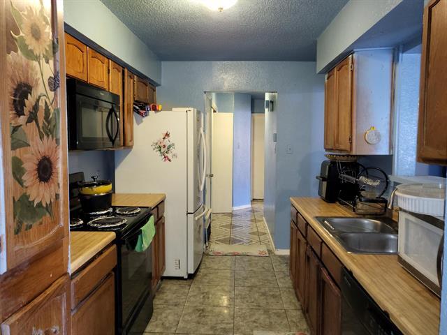 Foto del edificio - 3320 Green Ridge St