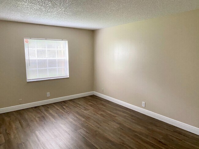 Foto del edificio - 3440 Rudolph Rd