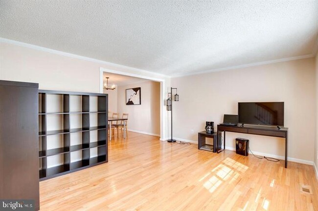 Building Photo - 10718 Freds Oak Ct