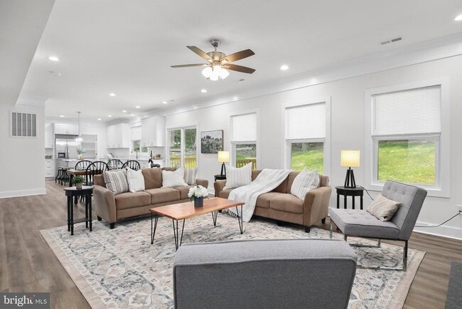 Foto del edificio - 10302 Laurel Ridge Way