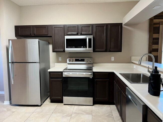 Building Photo - Easy access to shopping & Navy Federal com...
