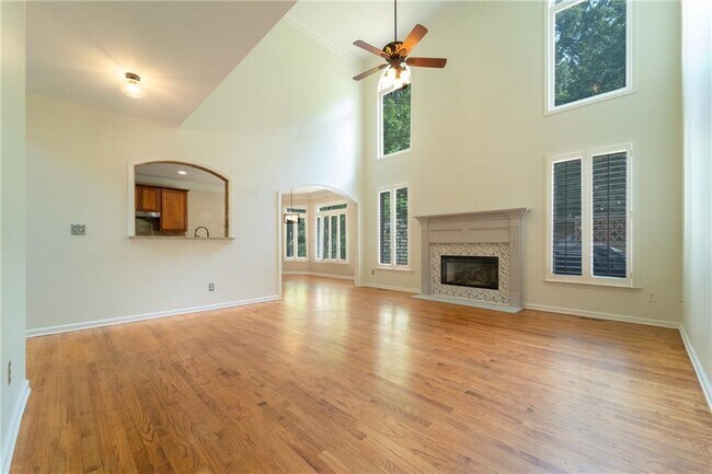 Building Photo - 313 Oak Hill Ln