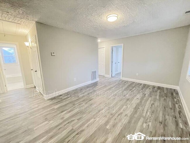 Foto del edificio - 1600 Wickham Ave