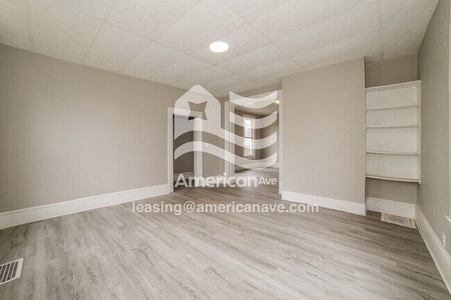 Foto del edificio - 1319 N Broadway St