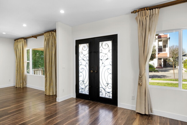 Foto del edificio - 1016 Linden Ave