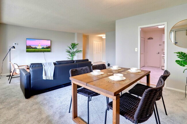Foto del edificio - 2111 Richmond Hwy