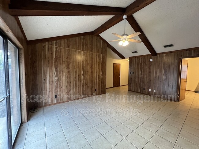 Building Photo - 2004 Lambeth Way