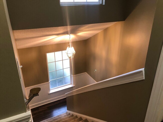 Building Photo - 4323 Lotus Ct