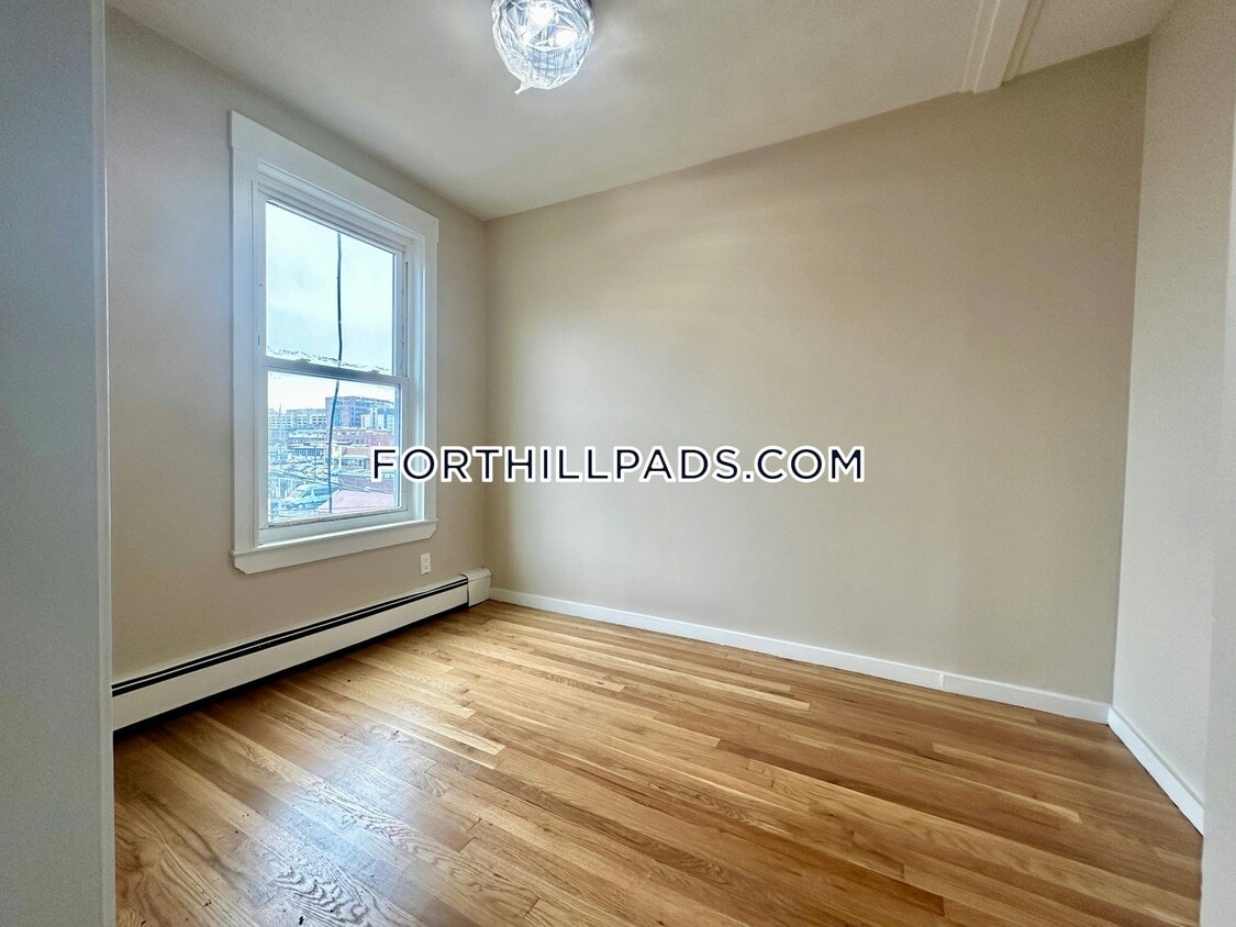 4 Chesterton St. Room for Rent in Boston, MA