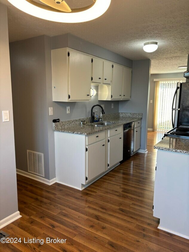 Foto principal - 9348 Loch Lea Ln