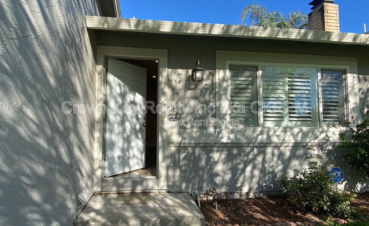 Primary Photo - 1550 Griffith Pl