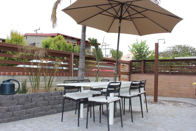 Building Photo - 813 San Luis Rey Pl