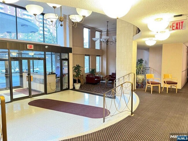 Foto del edificio - 160 Overlook Ave