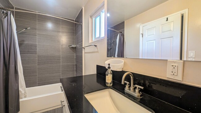 Building Photo - 1299 W 37th Dr
