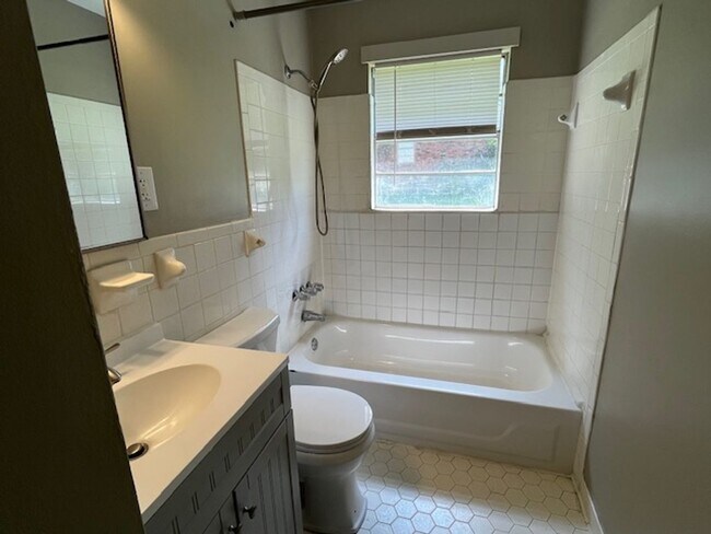 Foto del edificio - Renovated 3 Bedroom 1 Bath Home for Rent!