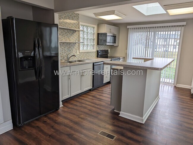 Foto del edificio - Remodeled house in Reynoldsburg (Groveport Schools)