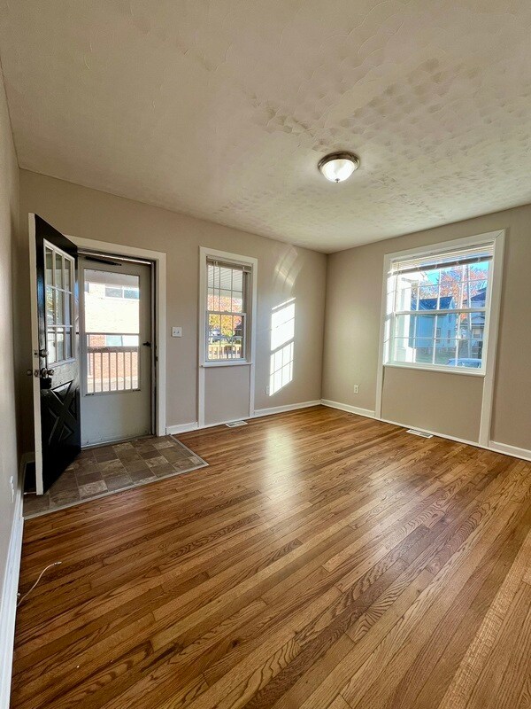 Foto del edificio - 216 Poplar St