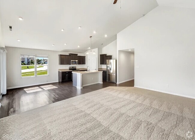 Building Photo - 10112 James Run Dr