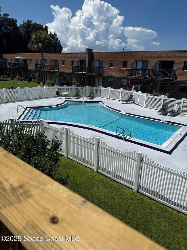 Foto del edificio - 1300 Arlington Ln NE