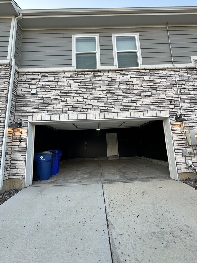 Building Photo - 762 N Rome St