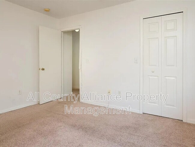 Foto del edificio - 4119 Gradstone Pl