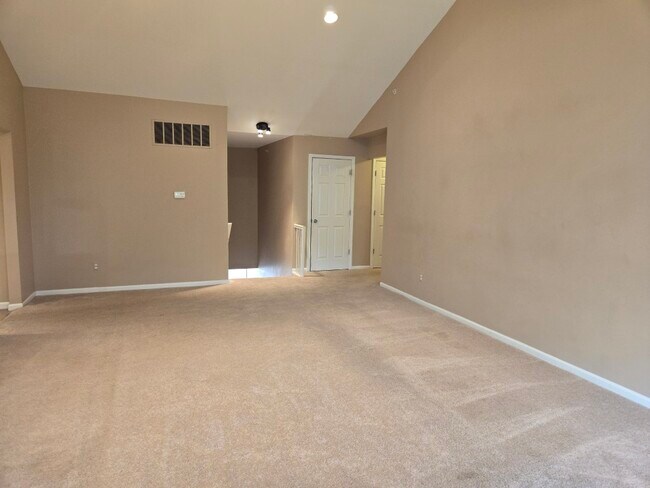 Foto del edificio - 14382 Shadywood Dr