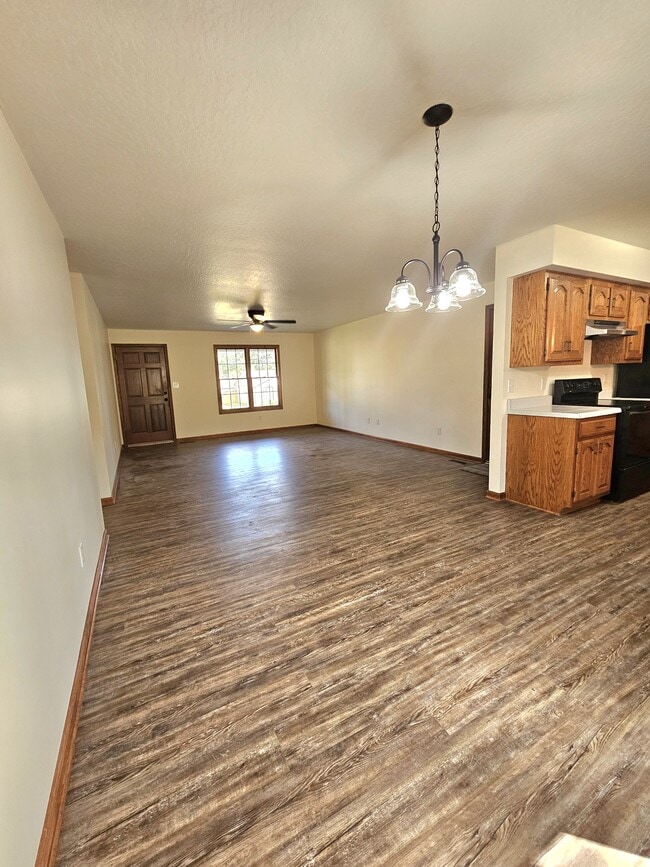 Building Photo - 1302 Stafford Dr