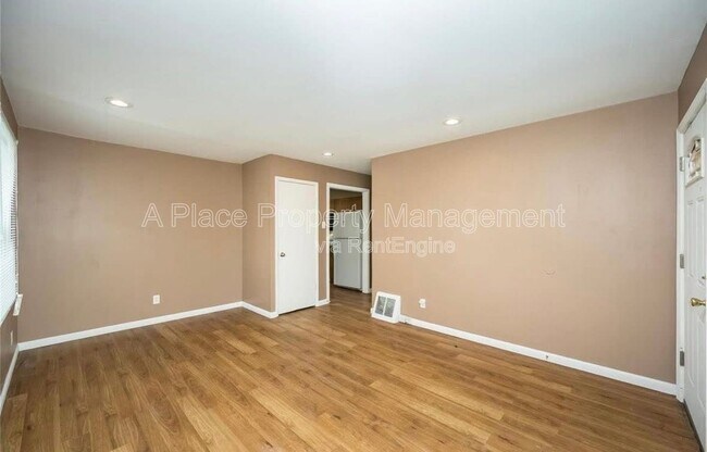 Foto del edificio - 325 Caithness Rd