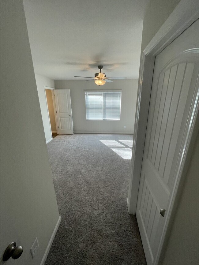 Foto del edificio - 3 Bedroom 2.5 Bathroom 2023 Townhome!