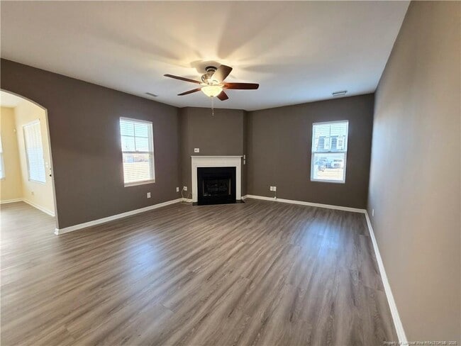 Foto del edificio - 825 Running Horse Ln