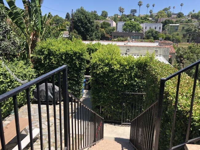 Foto del edificio - 902 N Vendome St