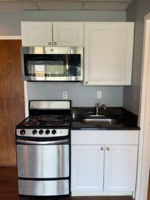 14011 Brookpark Rd Unit B204, Brook Park, OH 44142 Room for Rent in Brook Park, OH