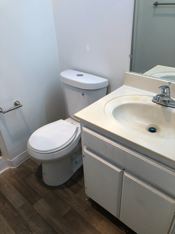 Foto del edificio - 330 Pioneer Dr