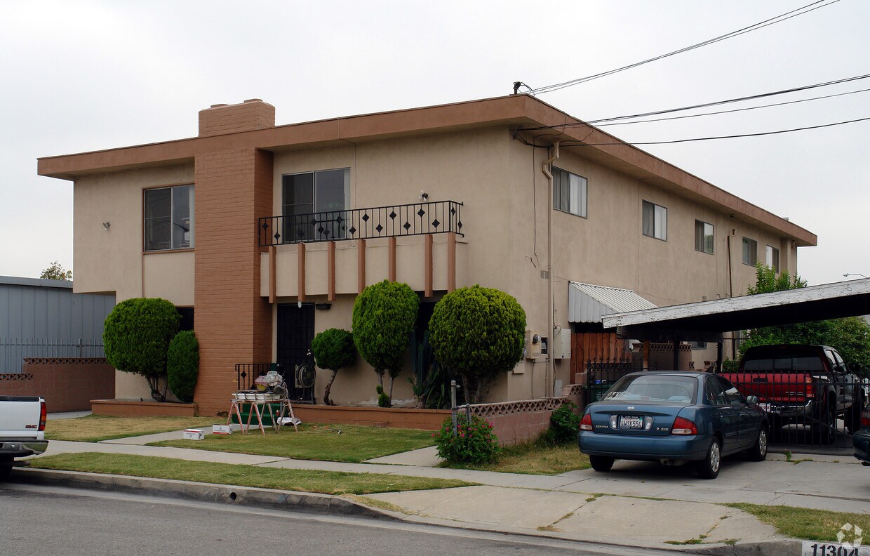 Building Photo - 11300 Acacia Ave