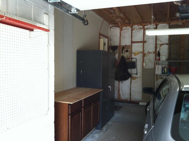 Cochera - 5 Anthonys Way