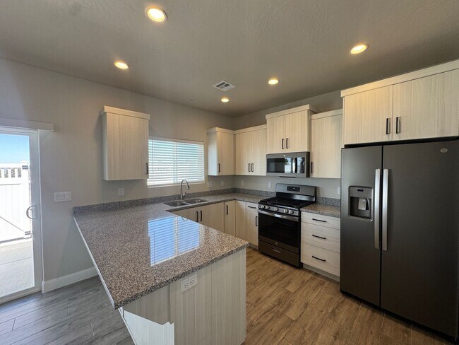 Foto del edificio - Townhome in Shadow Cove