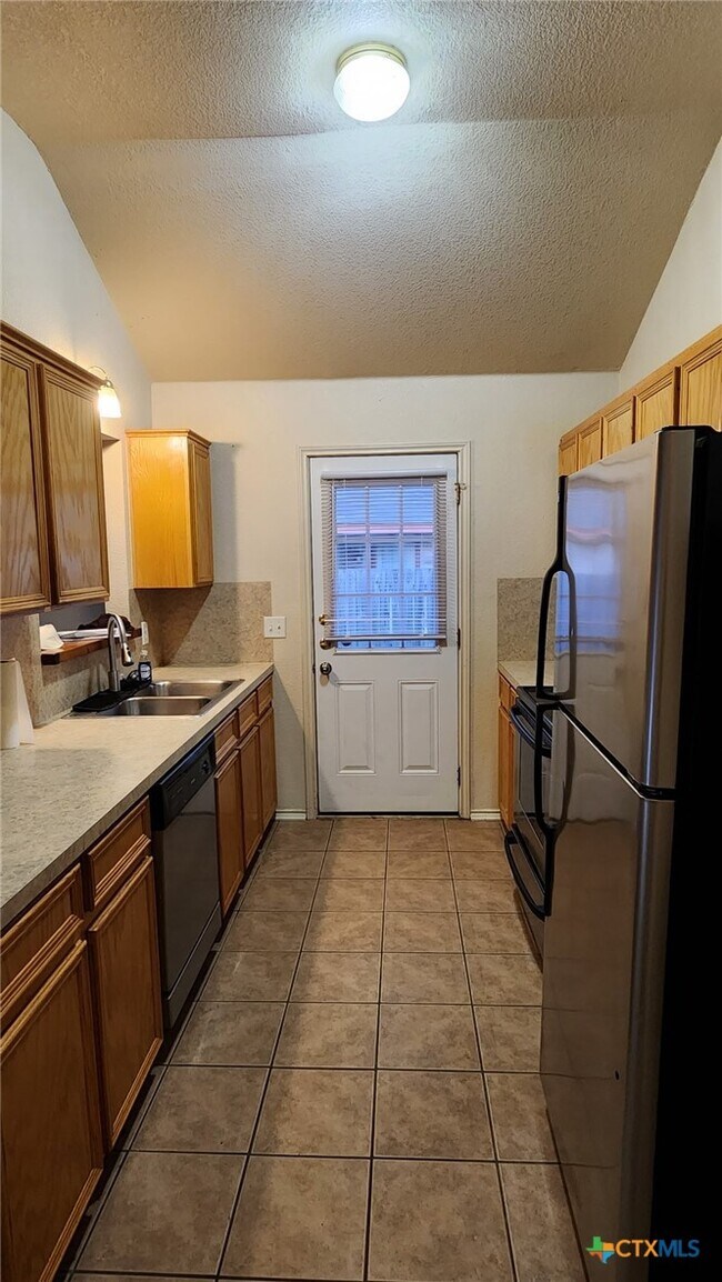 Foto del edificio - 4106 Alan Kent Dr