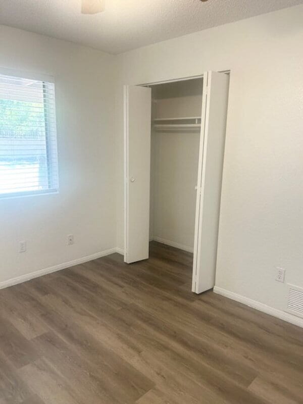 Building Photo - 14214 N Ashbrook Dr