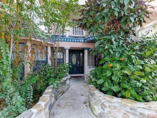 Building Photo - 4884 Bonanza Ct