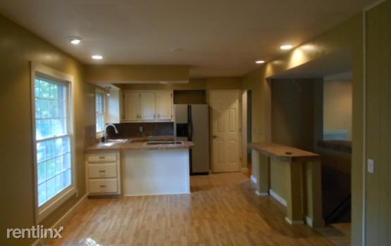 Building Photo - 210 Cayuga Rd