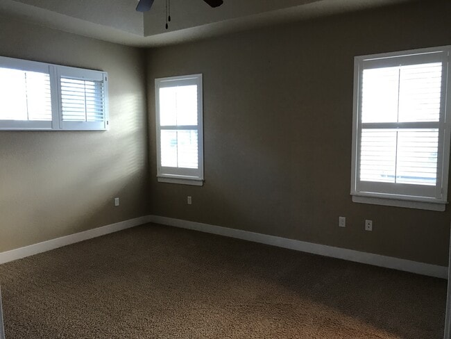 Building Photo - 5850 Dripping Rock Ln