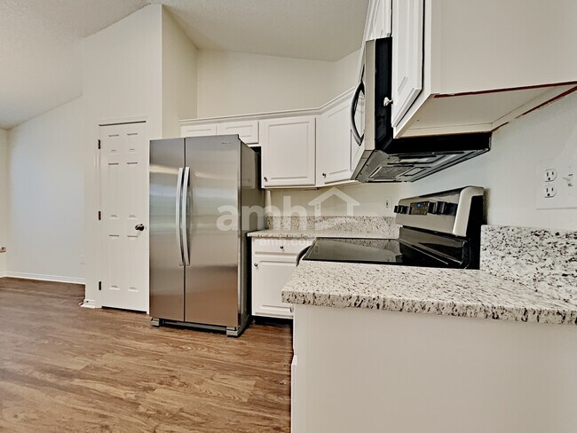 Building Photo - 5359 Vivera Ln