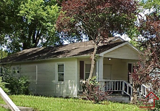 Foto principal - 2453 Cecil Ave