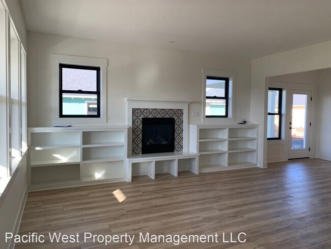 Building Photo - 3 br, 2.5 bath House - 1486 Ash Creek Dr. E