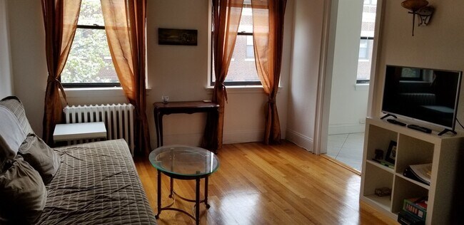Foto del edificio - 137 Englewood Ave