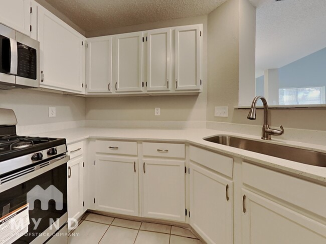 Building Photo - 10826 Riana Dr