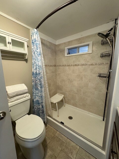 Building Photo - 64 Shoreland Dr